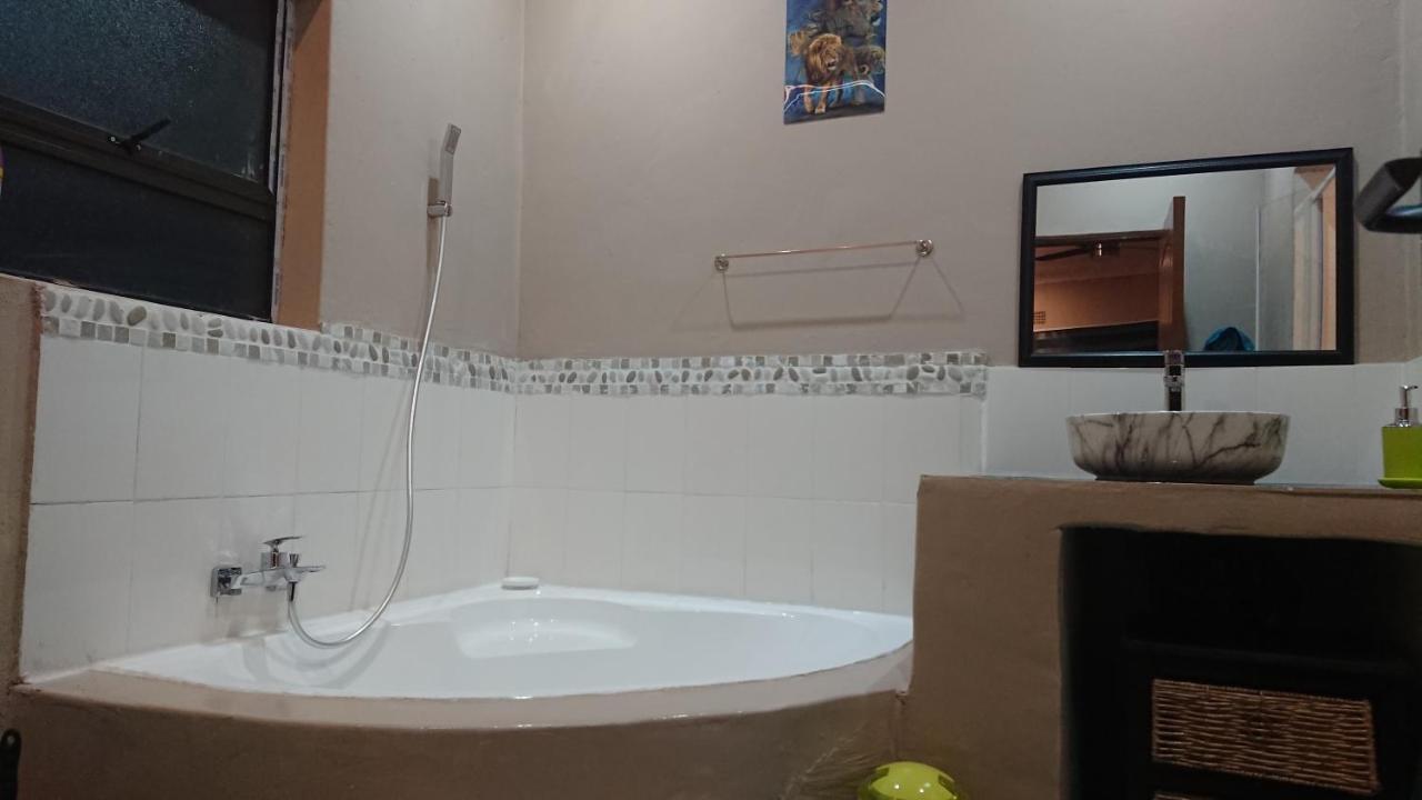 Svh Bush Lodge مارلوث بارك المظهر الخارجي الصورة
